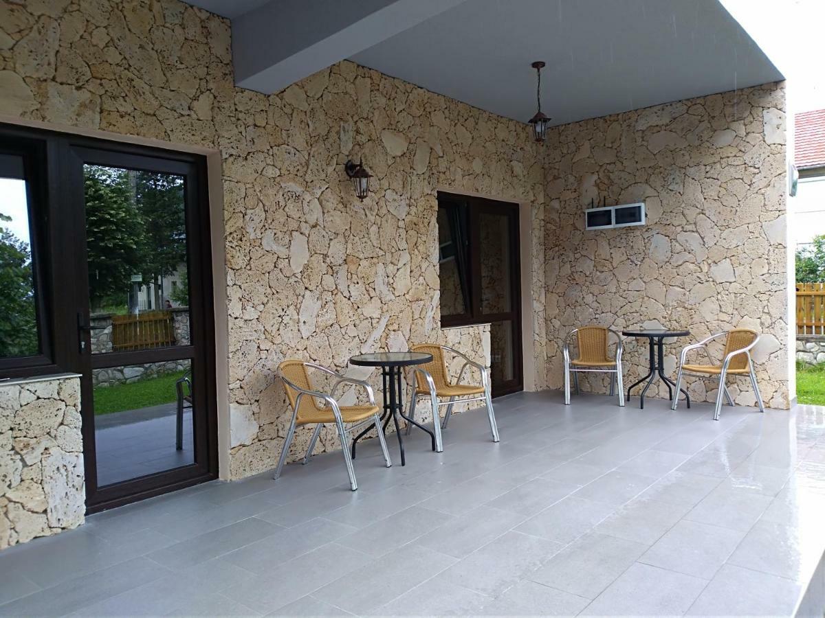 Casa Roka Lägenhet Ieşelniţa Exteriör bild