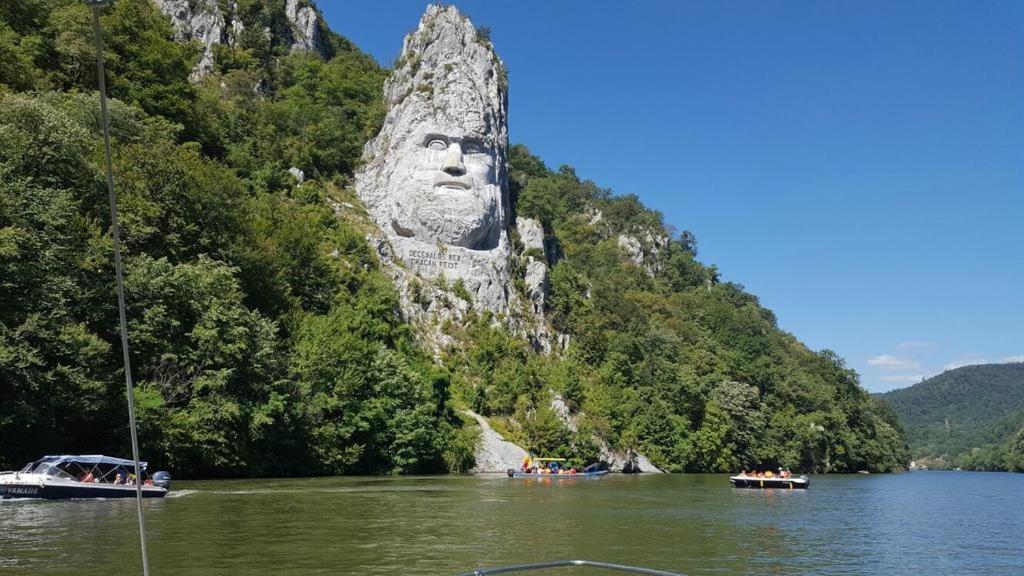 Casa Roka Lägenhet Ieşelniţa Exteriör bild